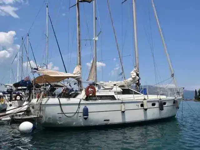 Ferretti Yachts 422 Altura Ketch