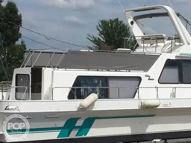 Holiday Mansion Coastal Commander 490