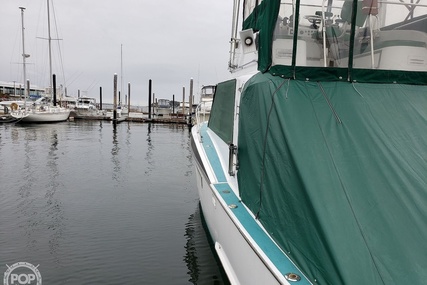 Hatteras 34 Convertible