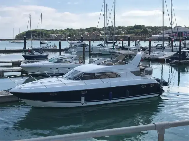 Fairline Phantom 43 Aft Cabin