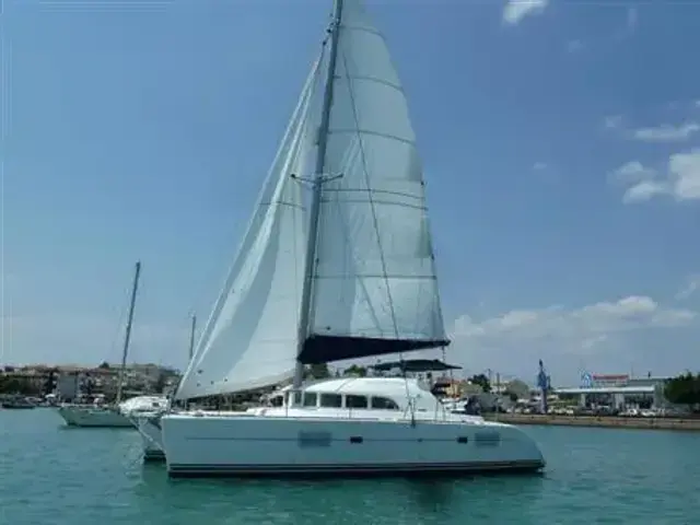 Lagoon 380s2