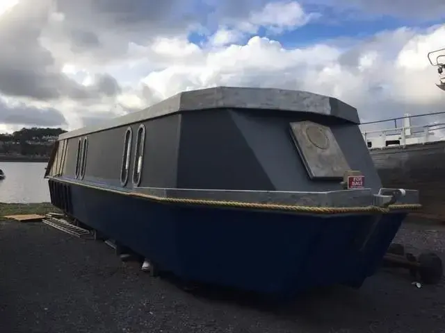 Barge boats Liveaboard