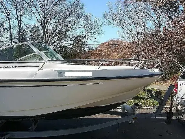 Boston Whaler Ventura 200